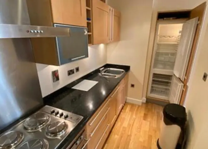 Easby Breakaways - **modern 5 Mins From South Bay, Scarborough** *